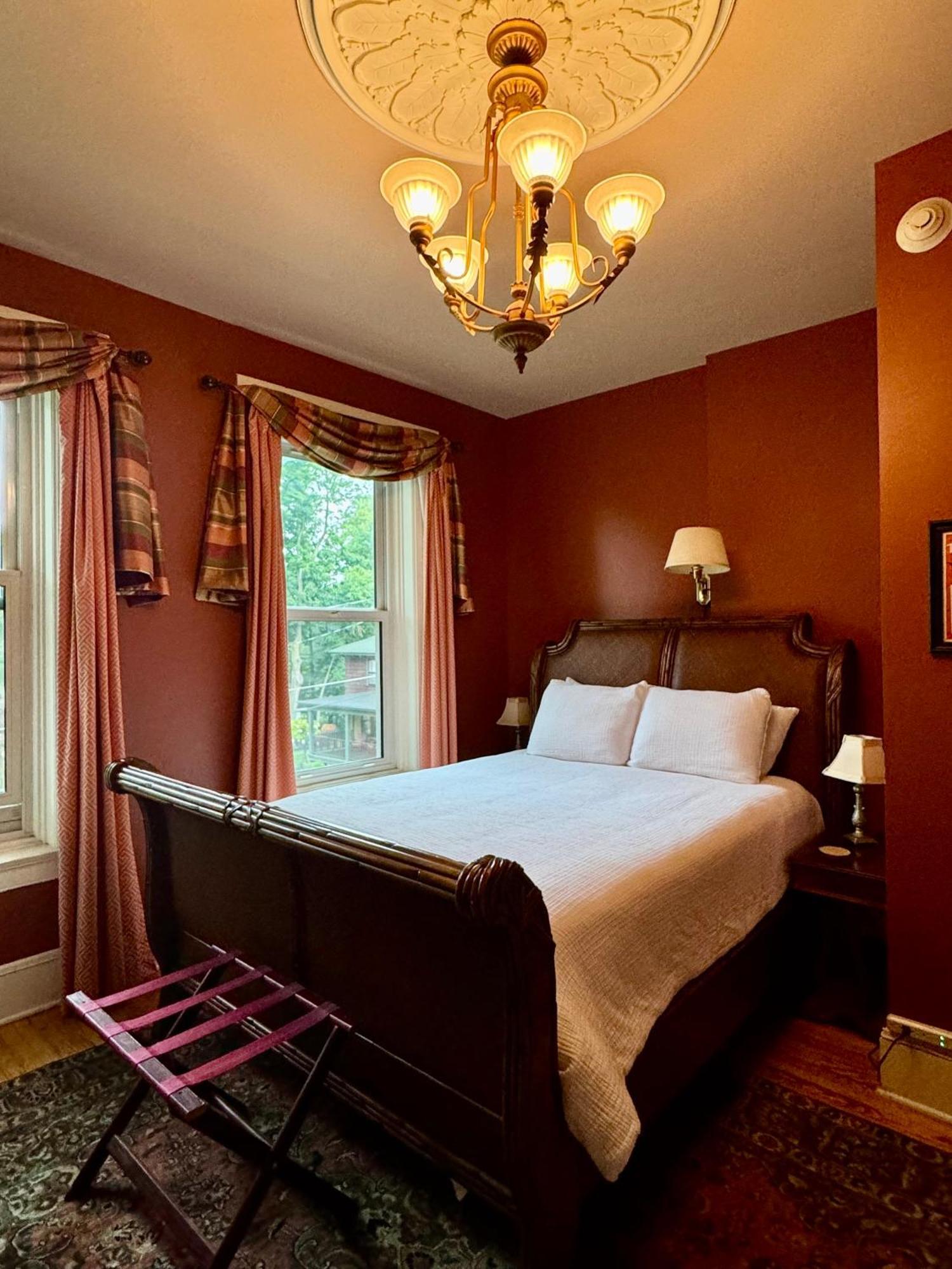 The Edwards Waterhouse Inn Fredonia Ngoại thất bức ảnh