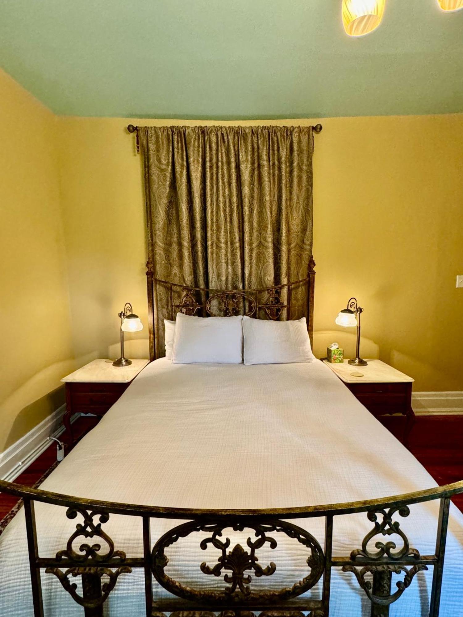 The Edwards Waterhouse Inn Fredonia Ngoại thất bức ảnh
